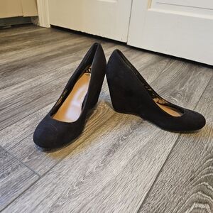 Elegant Black Wedge Heels